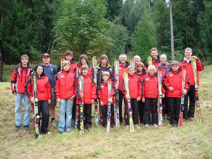 MannschaftsfotoSki2008komp